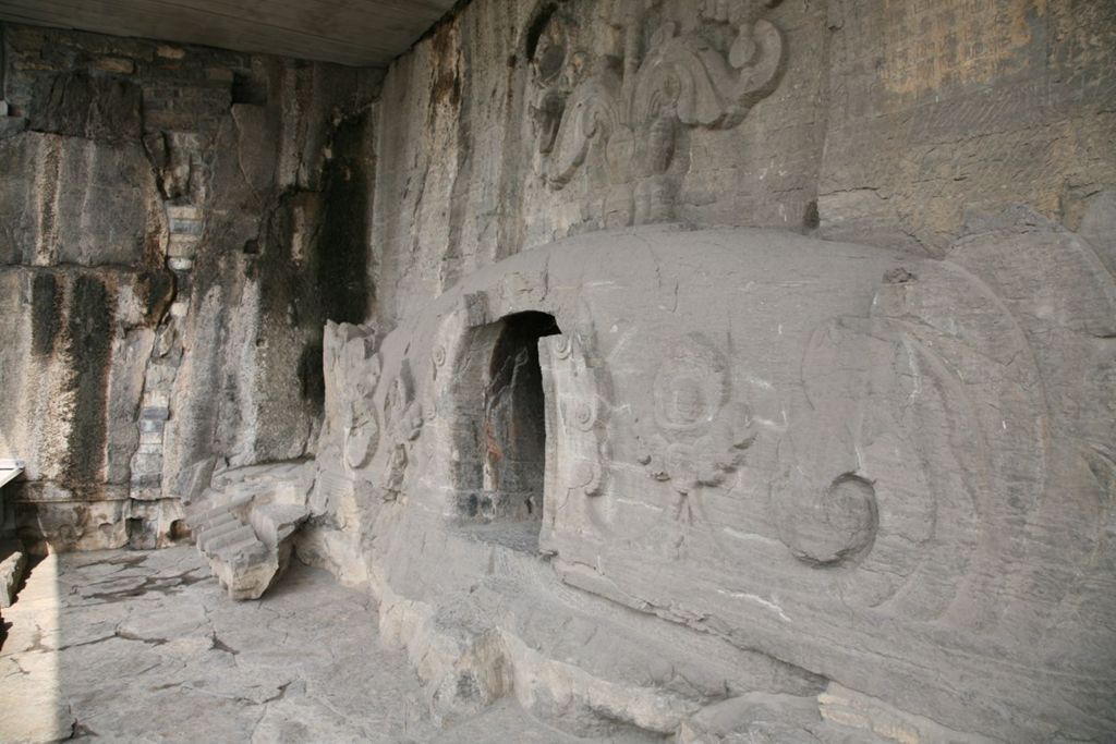 Miniature of Northern Xiangtangshan, South Cave, upper level