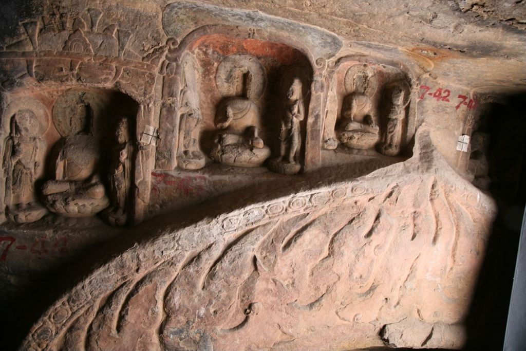 Miniature of Northern Xiangtangshan, South Cave, north vestibule