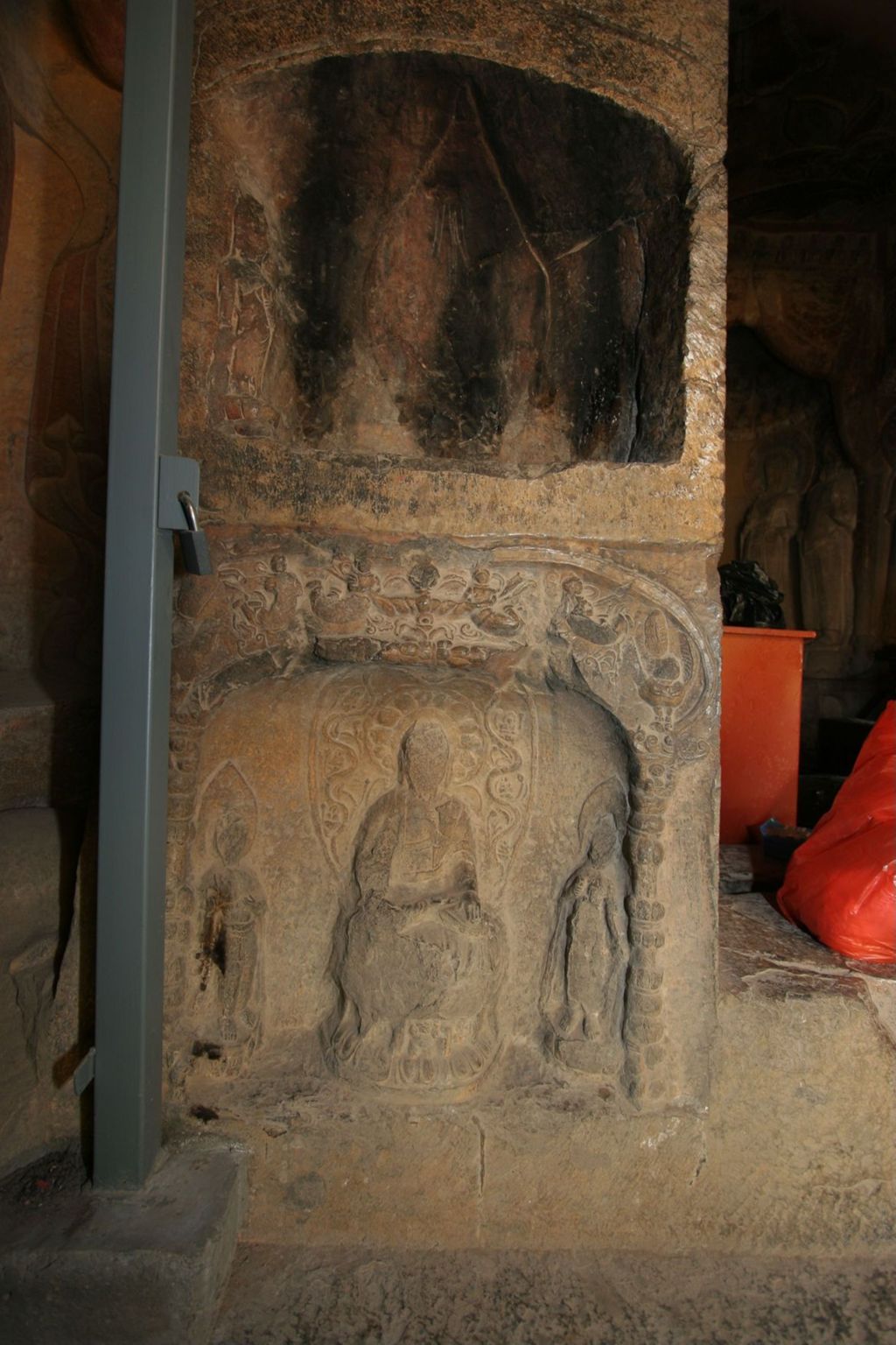 Miniature of Northern Xiangtangshan, South Cave, north vestibule