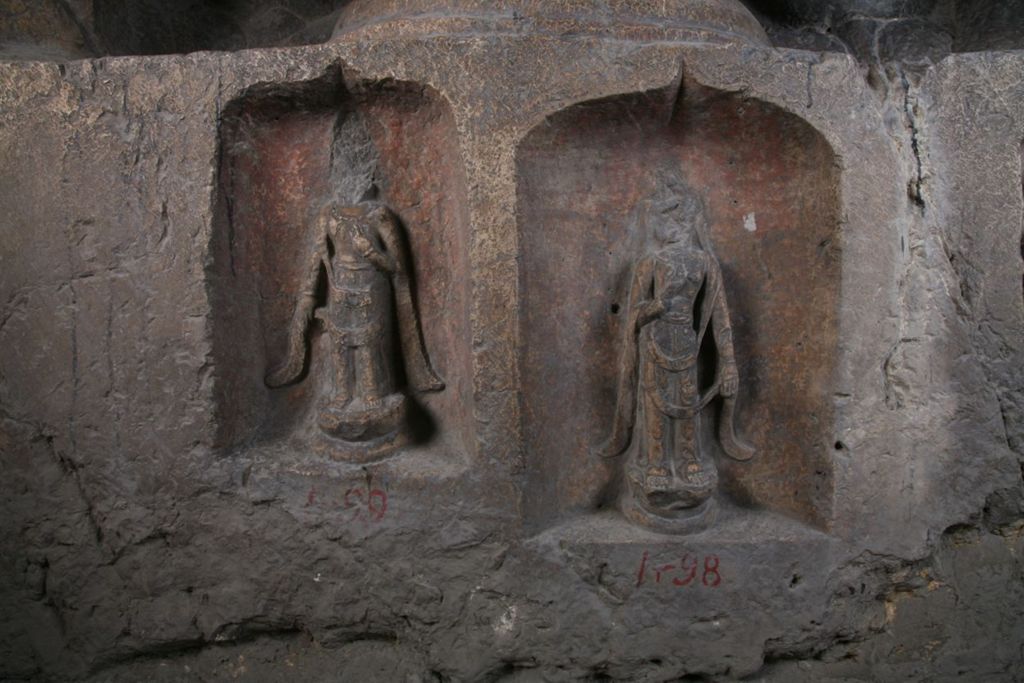 Miniature of Southern Xiangtangshan, Cave 1, altar left