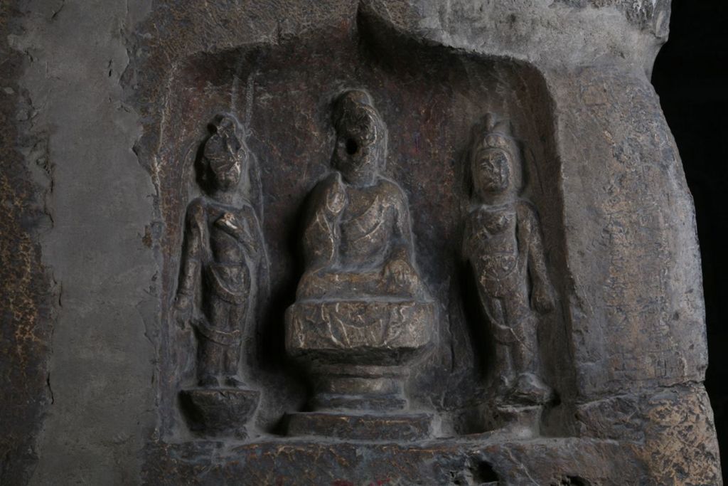 Miniature of Southern Xiangtangshan, Cave 1, altar left