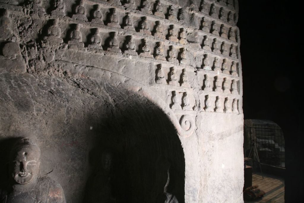Miniature of Southern Xiangtangshan, Cave 1, interior, left side, little Buddhas