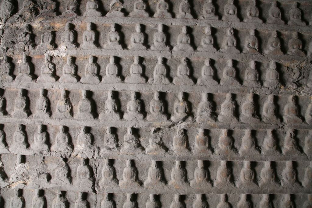 Miniature of Southern Xiangtangshan, Cave 1, interior, right side, little Buddhas