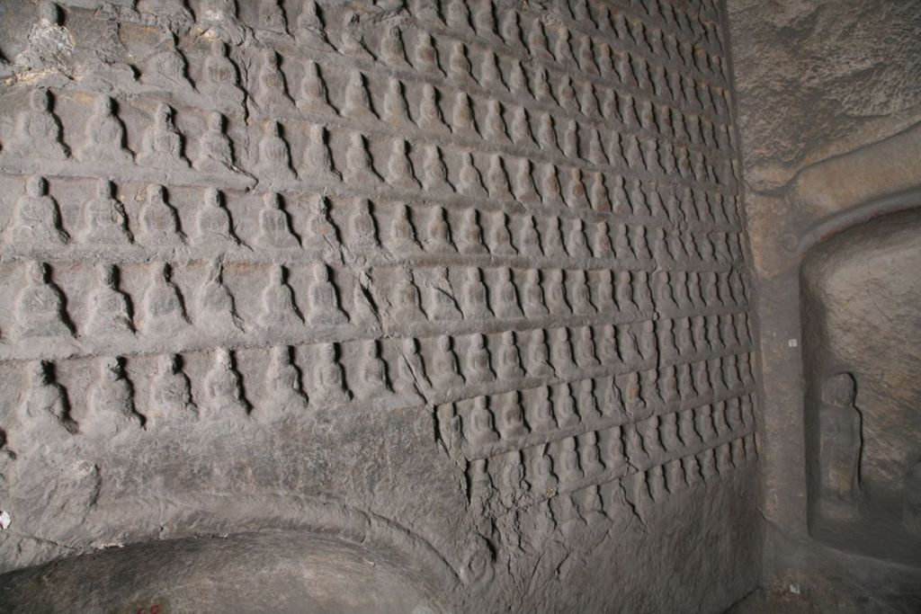 Miniature of Southern Xiangtangshan, Cave 1, interior, right side, little Buddhas