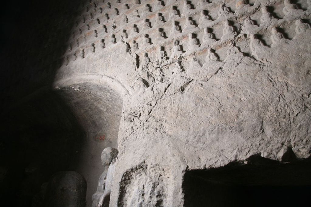 Miniature of Southern Xiangtangshan, Cave 1, interior, right side, little Buddhas