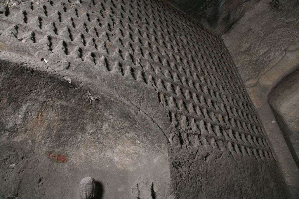 Miniature of Southern Xiangtangshan, Cave 1, interior, right side, little Buddhas