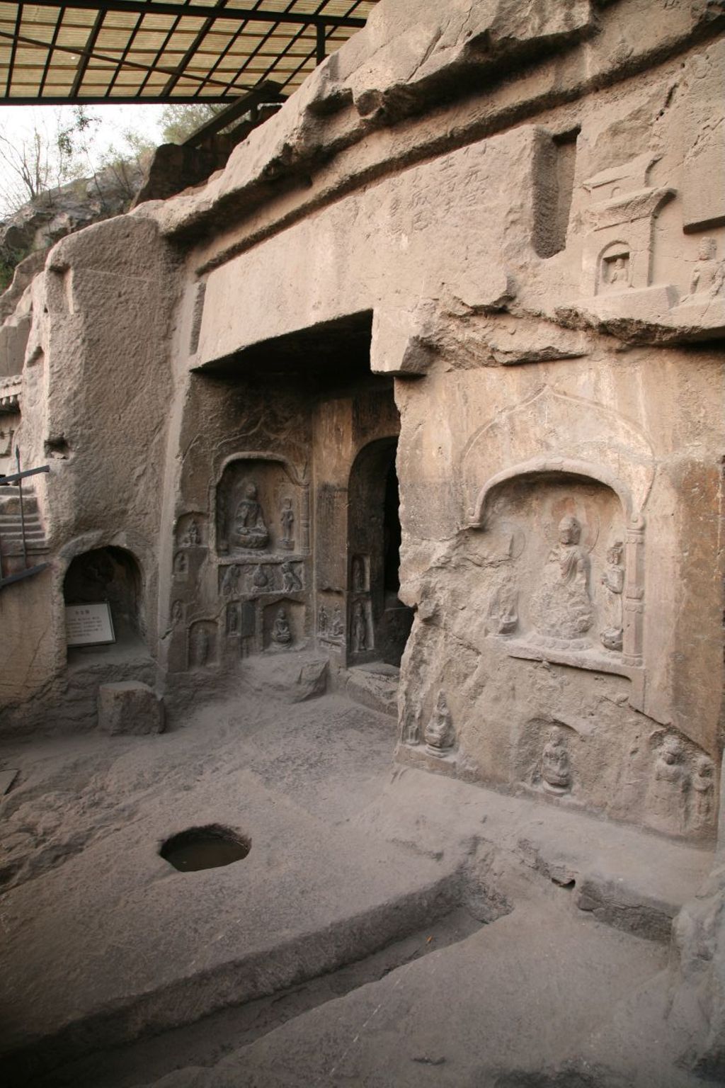Miniature of Southern Xiangtangshan, Cave 1, exterior