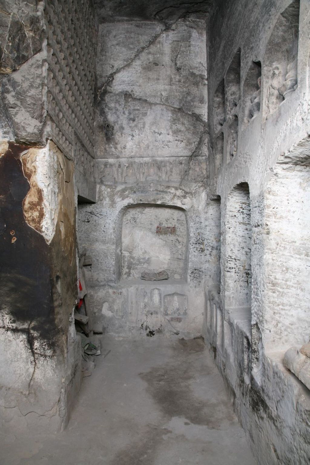Miniature of Southern Xiangtangshan, Cave 2, interior