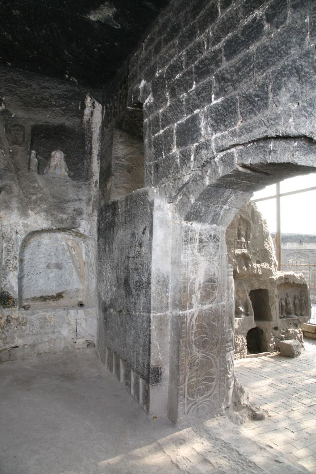 Miniature of Southern Xiangtangshan, Cave 2, interior