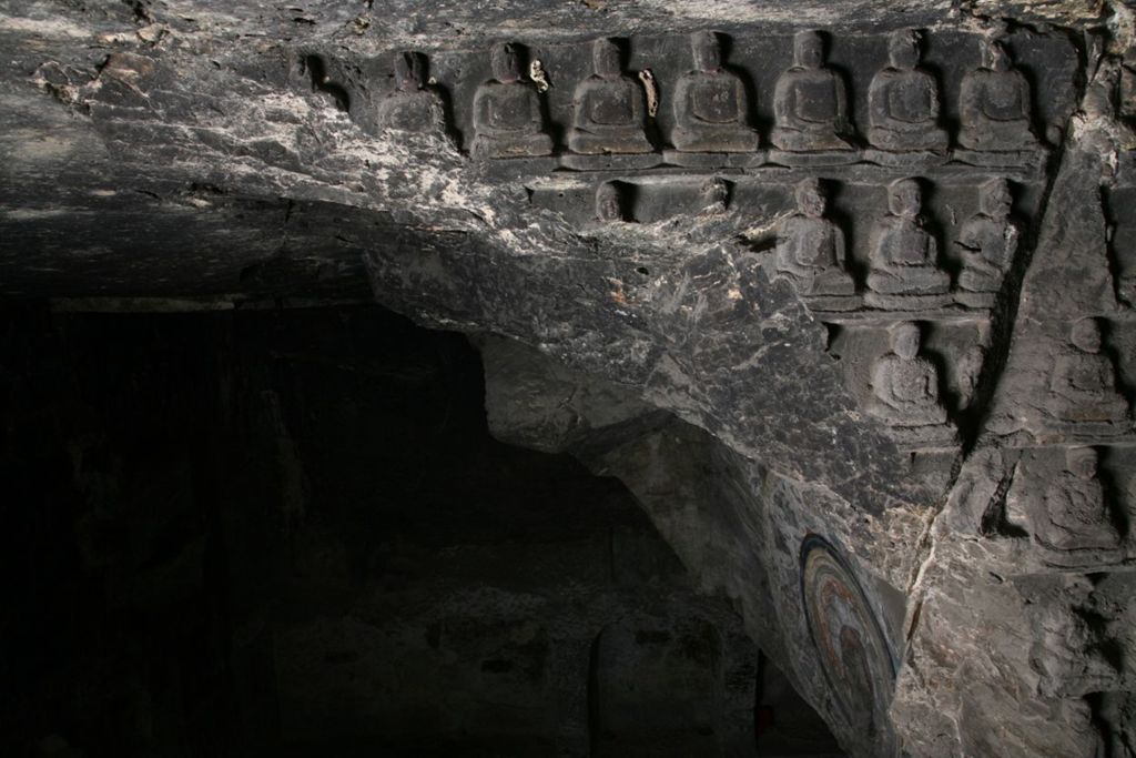 Miniature of Southern Xiangtangshan, Cave 2, interior, little Buddhas