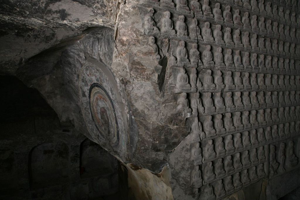 Miniature of Southern Xiangtangshan, Cave 2, interior, little Buddhas