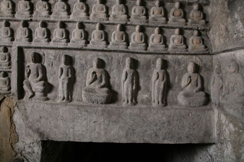 Miniature of Southern Xiangtangshan, Cave 2, interior, little Buddhas