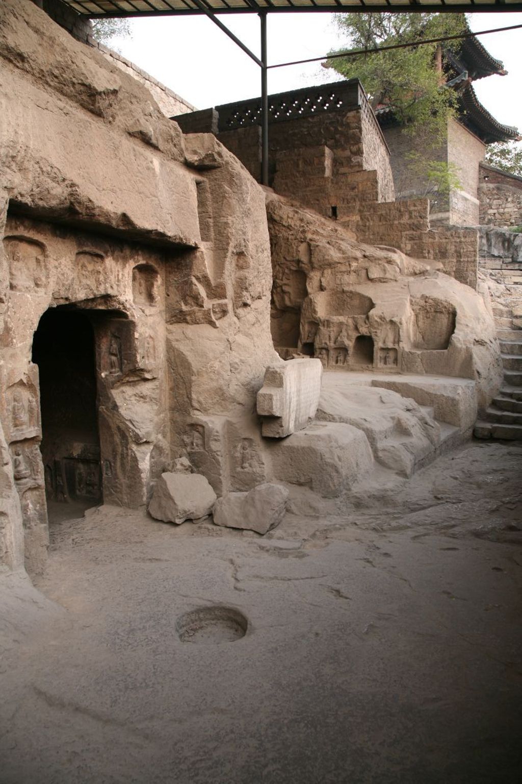 Miniature of Southern Xiangtangshan, Cave 4, exterior