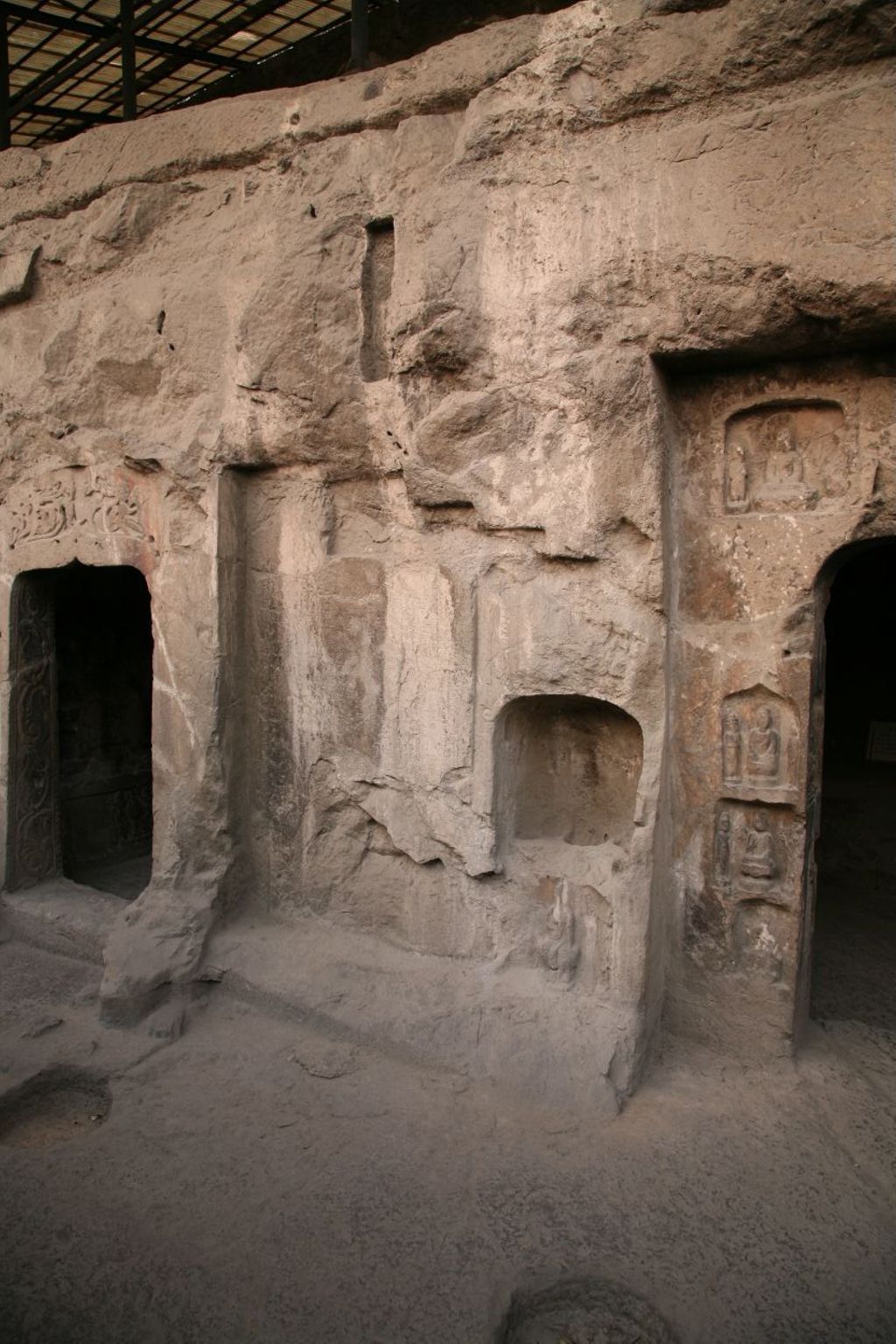 Miniature of Southern Xiangtangshan, Cave 4, exterior