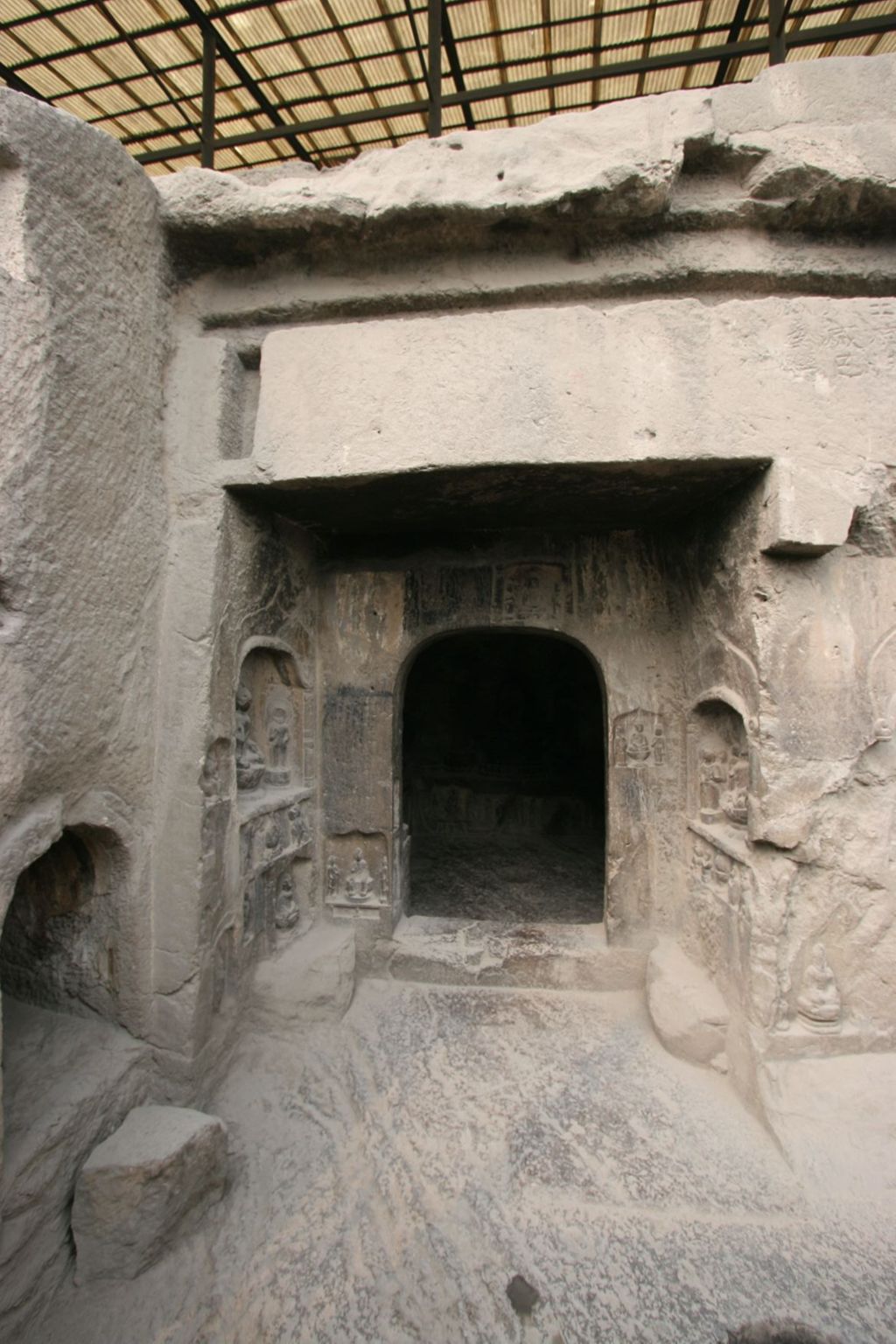 Miniature of Southern Xiangtangshan, Cave 6, exterior