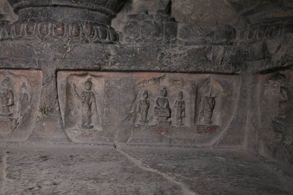 Miniature of Southern Xiangtangshan, Cave 6, altar base figures