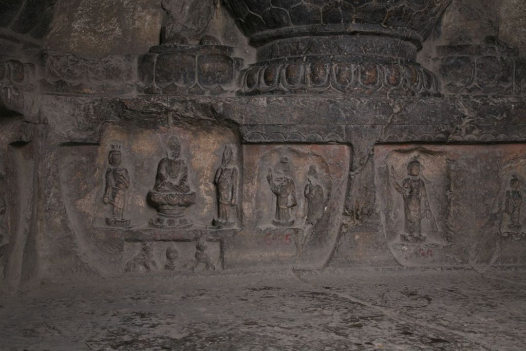 Miniature of Southern Xiangtangshan, Cave 6, altar base figures