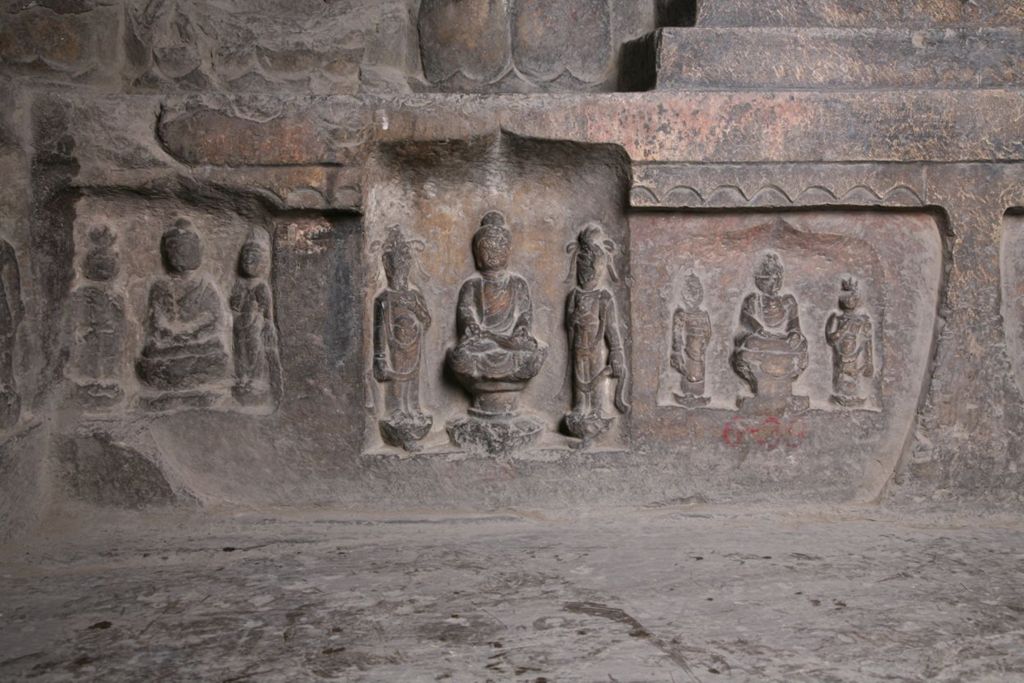 Miniature of Southern Xiangtangshan, Cave 6, altar base figures