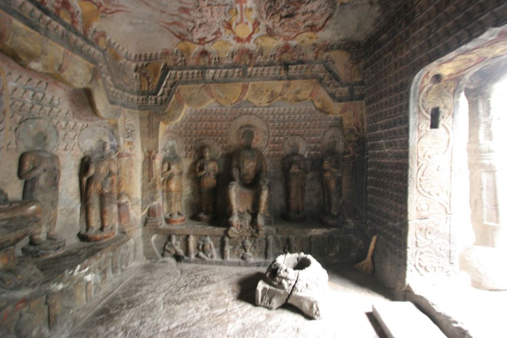 Miniature of Southern Xiangtangshan, Cave 7, interior