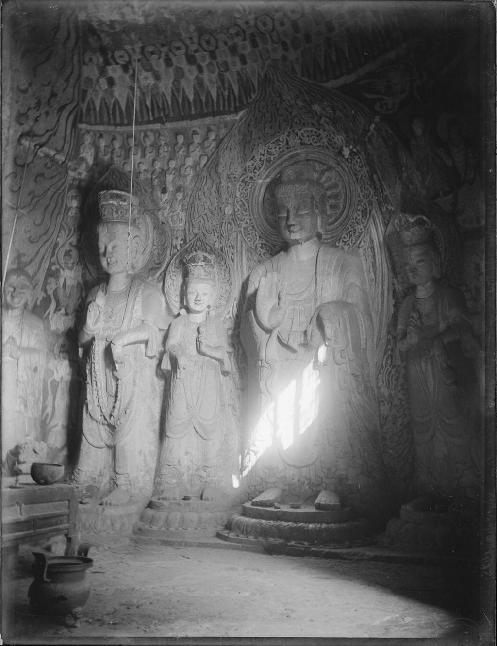 Miniature of Longmen Binyang Central Cave, north wall