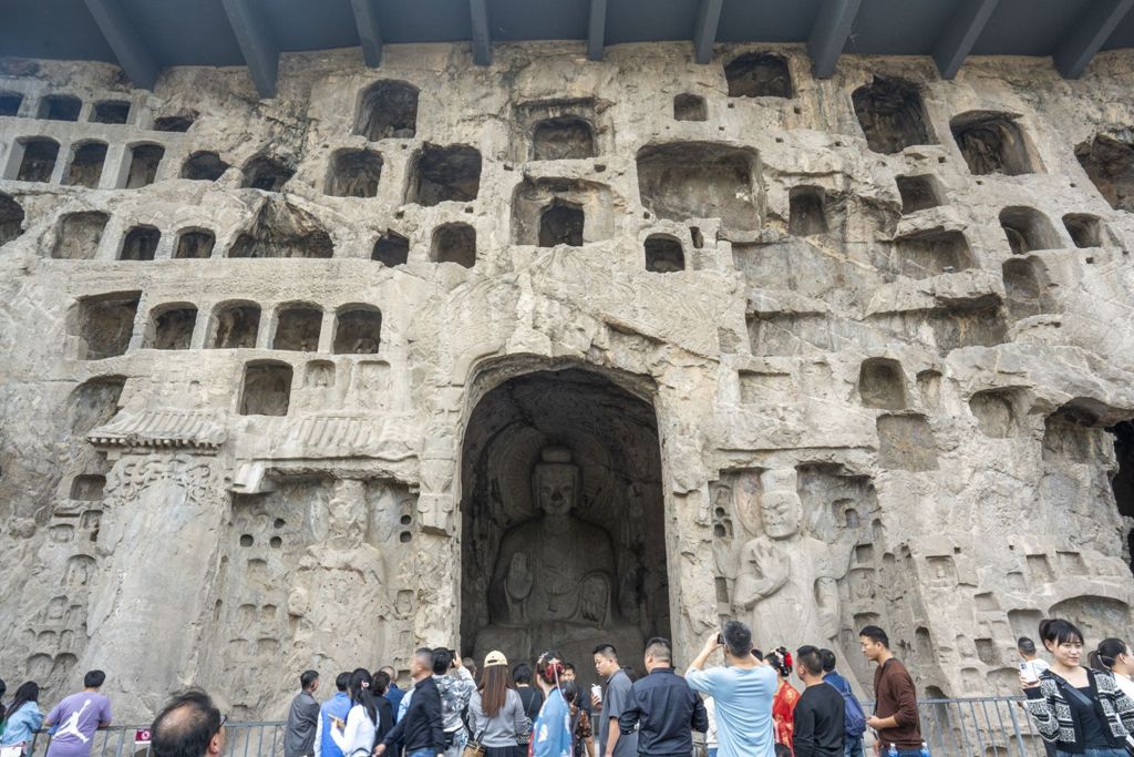 Miniature of Longmen Binyang Central Cave, entrance