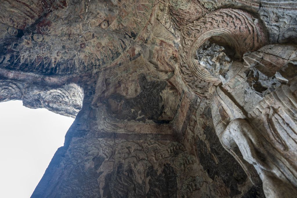 Miniature of Longmen Binyang Central Cave, southeast corner and ceiling