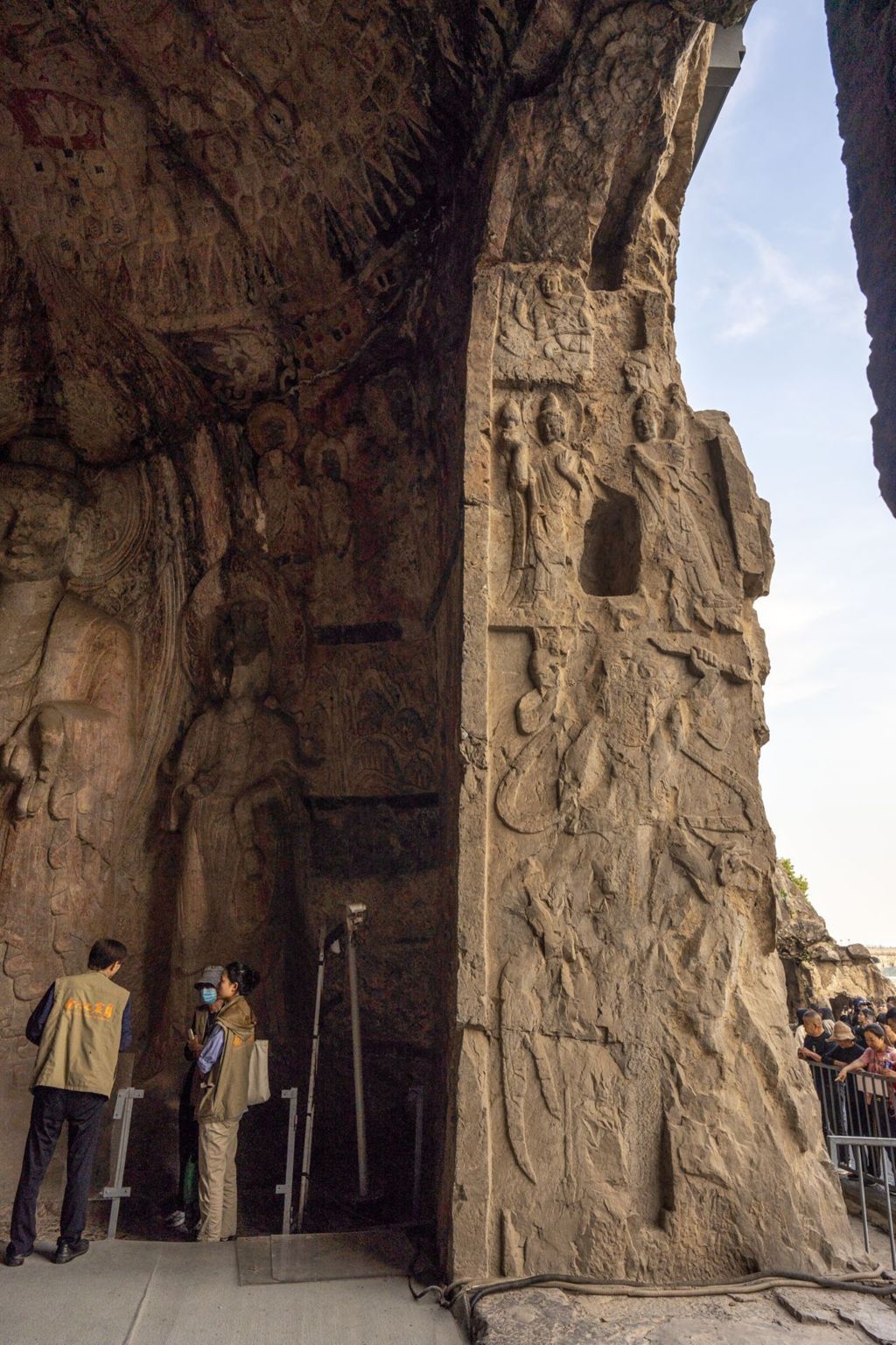 Miniature of Longmen Binyang Central Cave, entrance north side