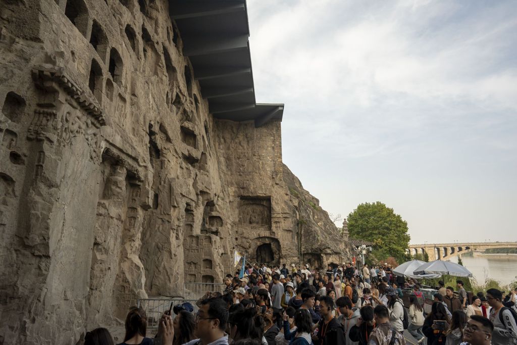 Miniature of Longmen Binyang Central Cave, exterior