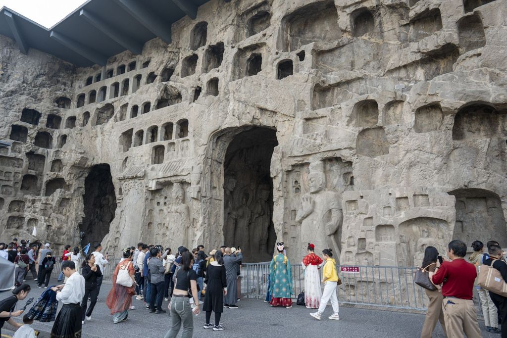 Miniature of Longmen Binyang Central Cave, exterior