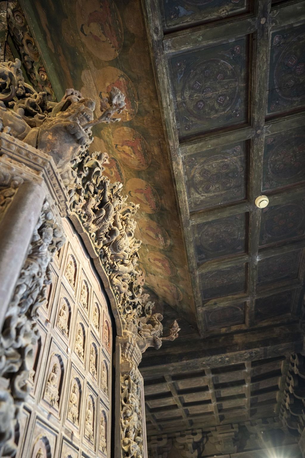 Miniature of Revolving Sutra Cabinet (Zhuanlun Jingzang, or Scripture Cabinet) in Sutra Hall (Zangdian, or Scripture Hall), crown and ceiling