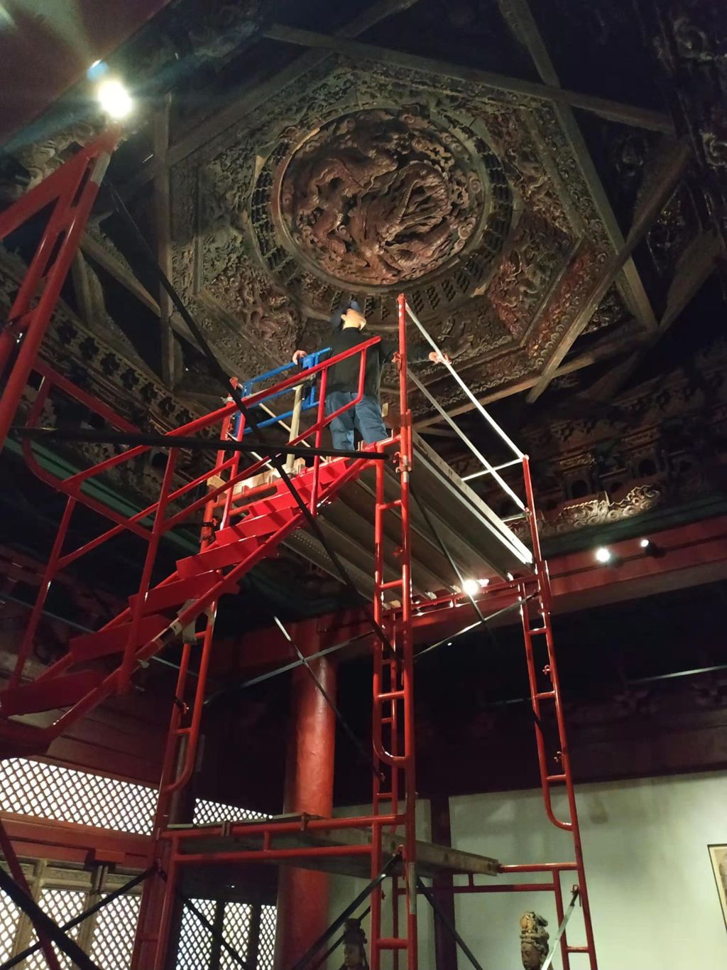 Miniature of Coffered Ceiling from Zhihua Hall (Zhihuadian, Hall of Transforming Wisdom), research team conducting scanning