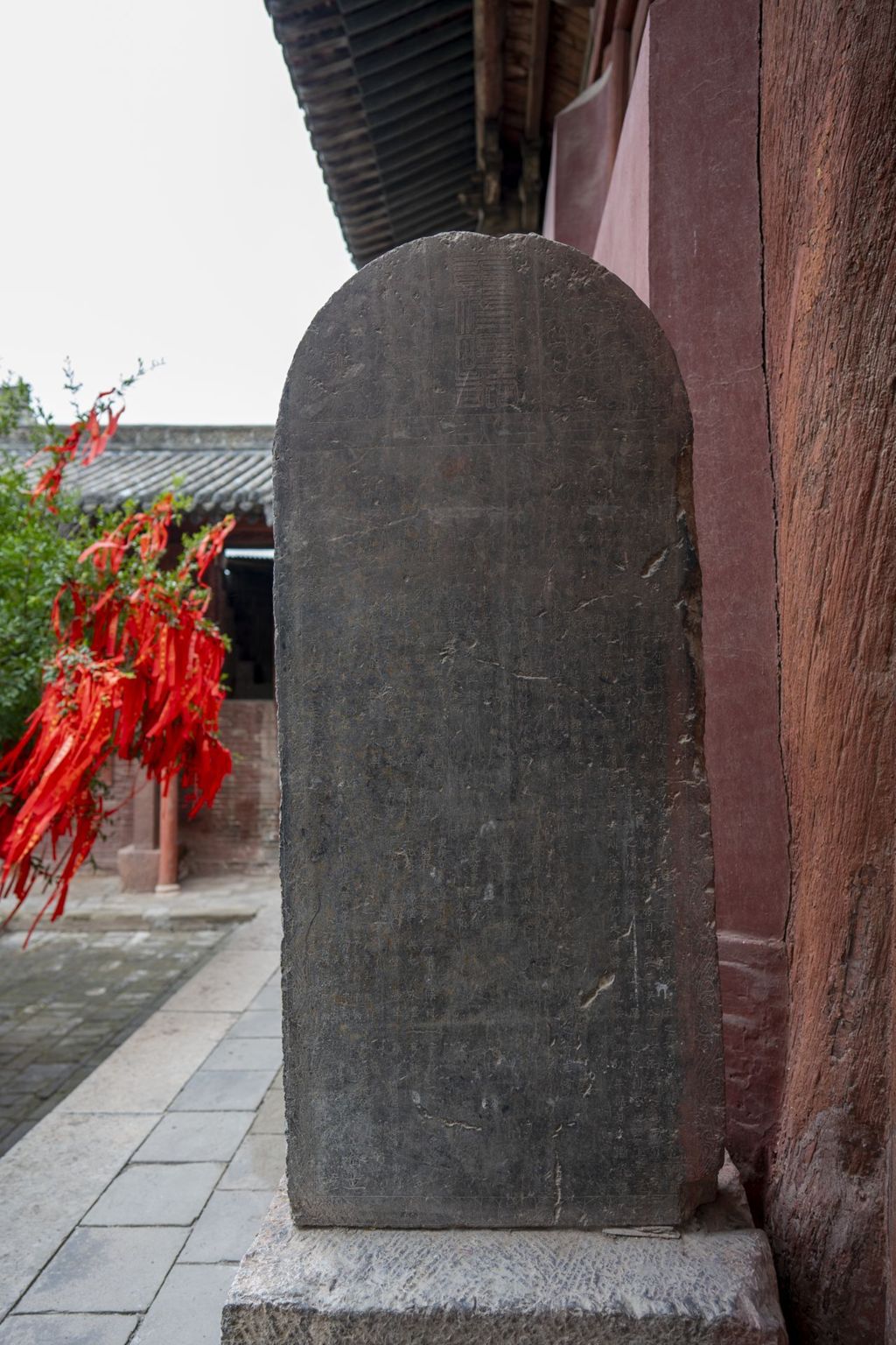 Miniature of Lower Guangsheng Temple, back hall (or Daxiong Bodian), stele