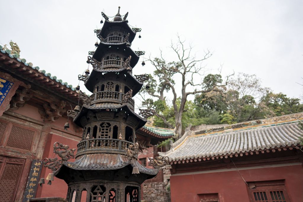 Miniature of Upper Guangsheng Temple, Vairocana Hall (or Pilu Temple or Tianzhongtian Temple) and incense burner