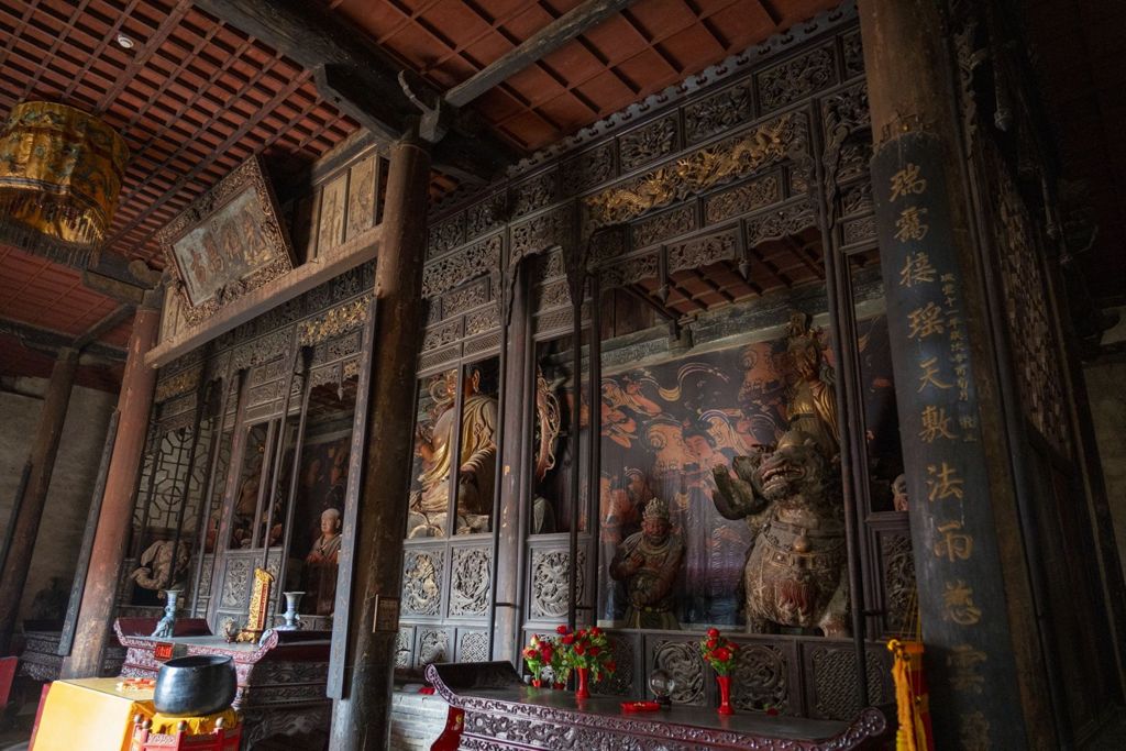 Miniature of Upper Guangsheng Temple, Sakyamuni Hall (or Daxiong Bodian), interior