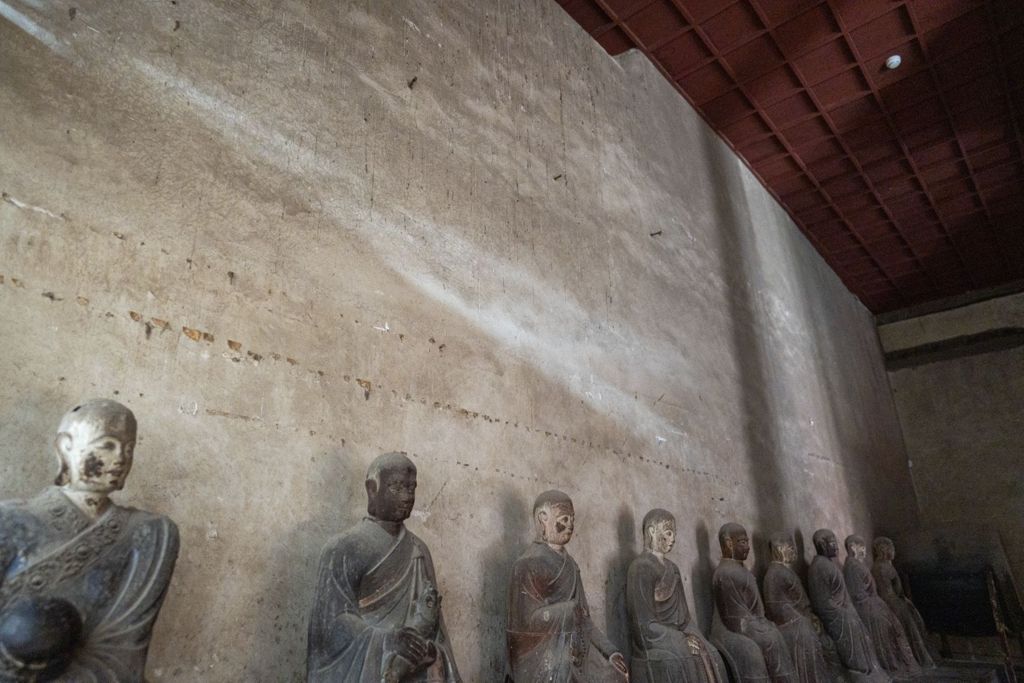 Miniature of Upper Guangsheng Temple, Sakyamuni Hall (or Daxiong Bodian), iron luohan images