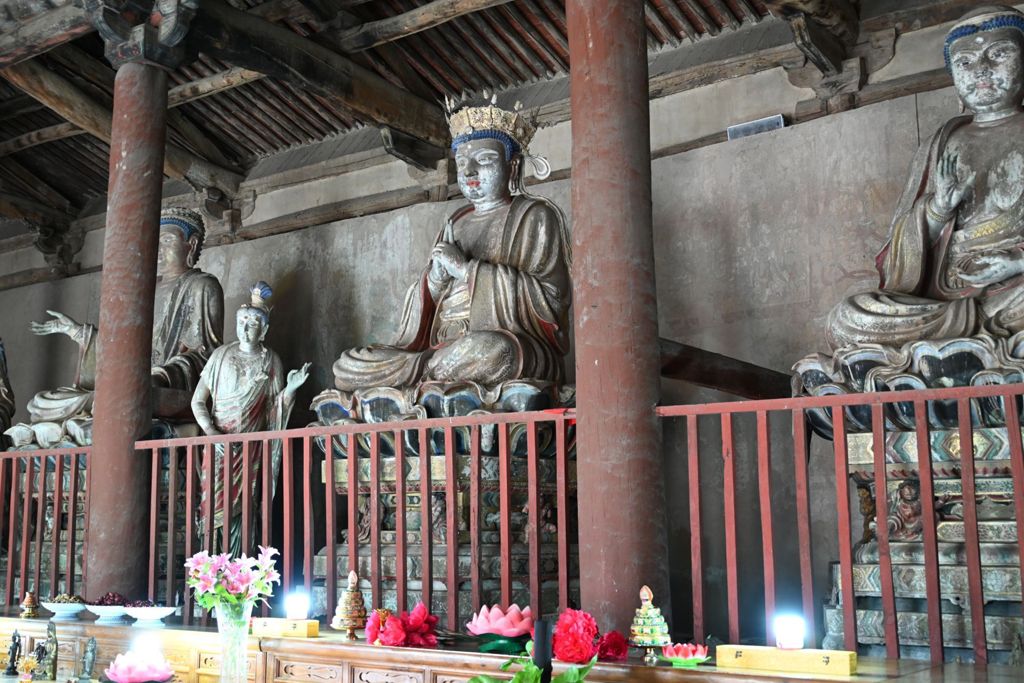 Miniature of Lower Guangsheng Temple, back hall (or Daxiong Bodian), Buddha Triad