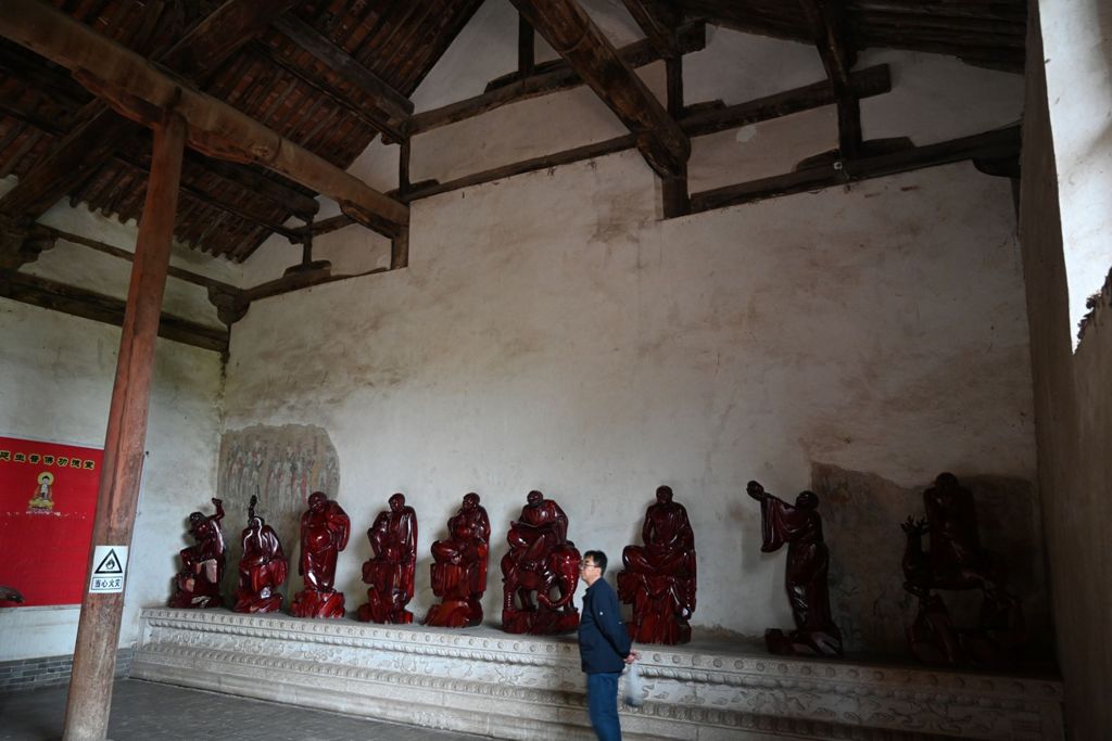 Miniature of Lower Guangsheng Temple, front hall (or former Buddha's Temple), wooden statues