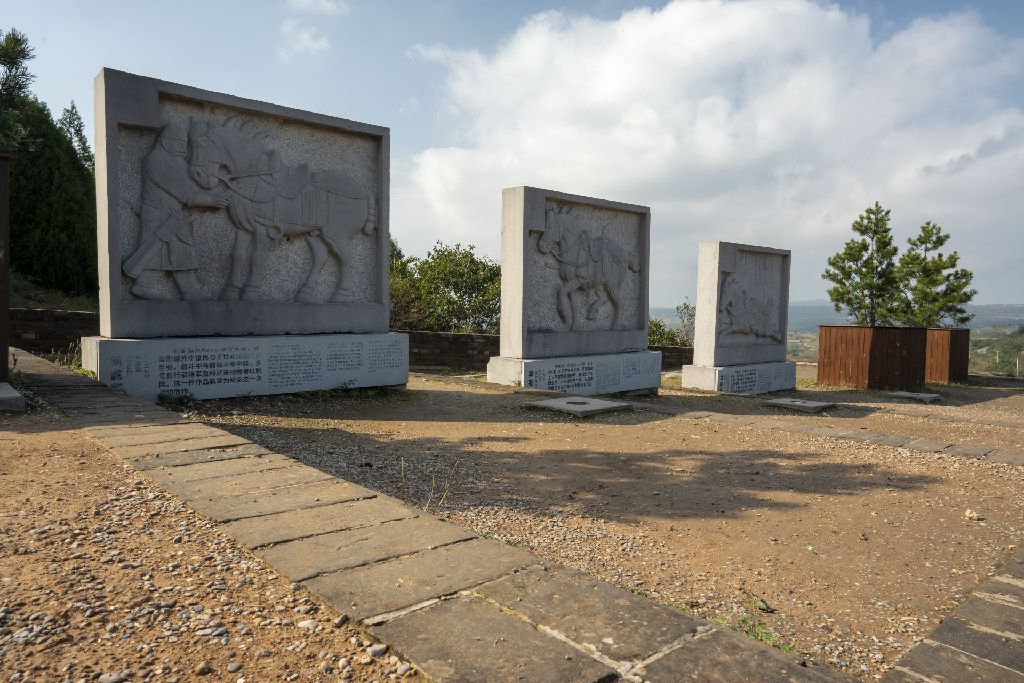 Miniature of Six Steeds of Zhao Mausoleum ("Zhaoling Liujun"), stone reliefs