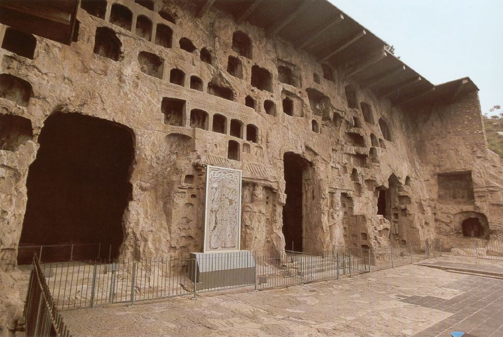 Miniature of Longmen Binyang Central Cave, Exterior view of Caves 104, 140, and 159 of Longmen Grottoes (Three Binyang Caves)