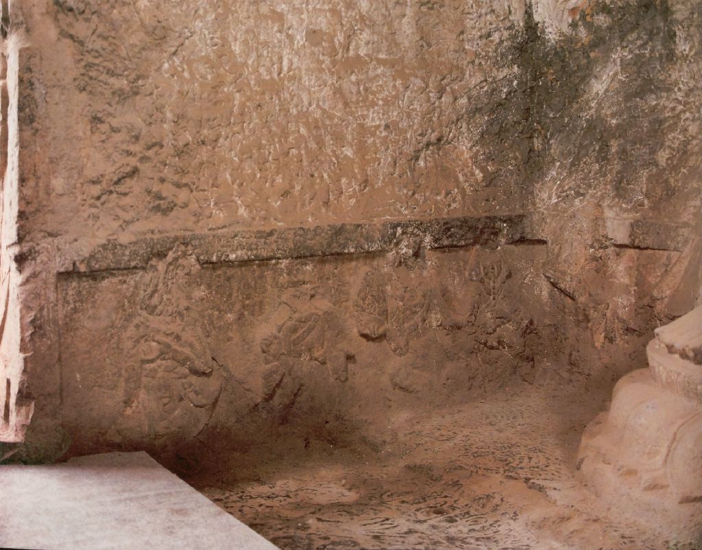 Miniature of Longmen Binyang Central Cave, The lower section of the south side of the East Wall of Cave 140