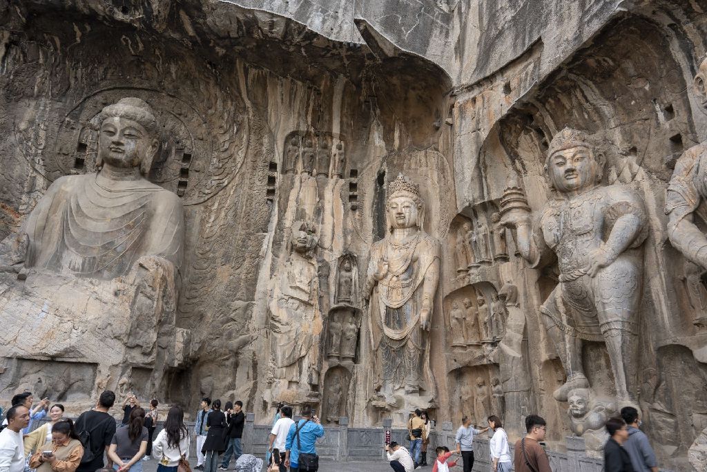 Miniature of Fengxian Temple (Fengxiansi), Vairocana Buddha, bodhisattvas, and Vaiśravana