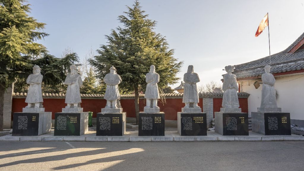 Miniature of Six Steeds of Zhao Mausoleum ("Zhaoling Liujun"), site environment