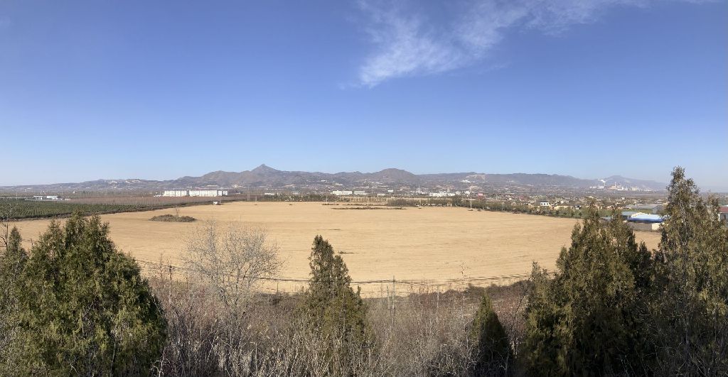 Miniature of Six Steeds of Zhao Mausoleum ("Zhaoling Liujun"), surroundings