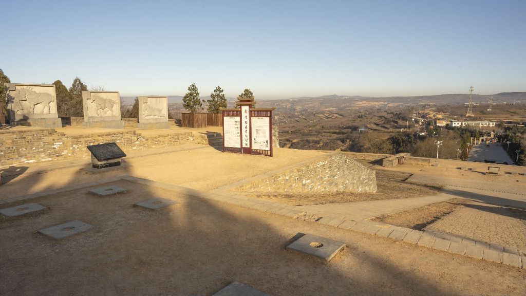 Miniature of Six Steeds of Zhao Mausoleum ("Zhaoling Liujun"), site environment