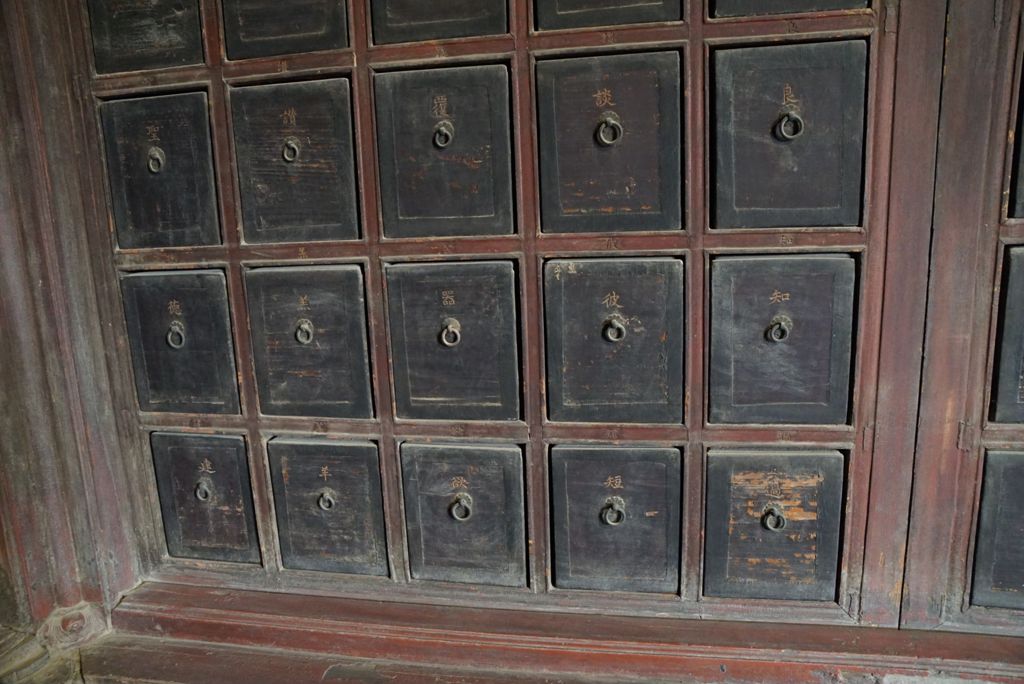 Miniature of Rulai Hall (Rulaidian, Tathagatha Hall or Shakyamuni Hall), scripture cabinets