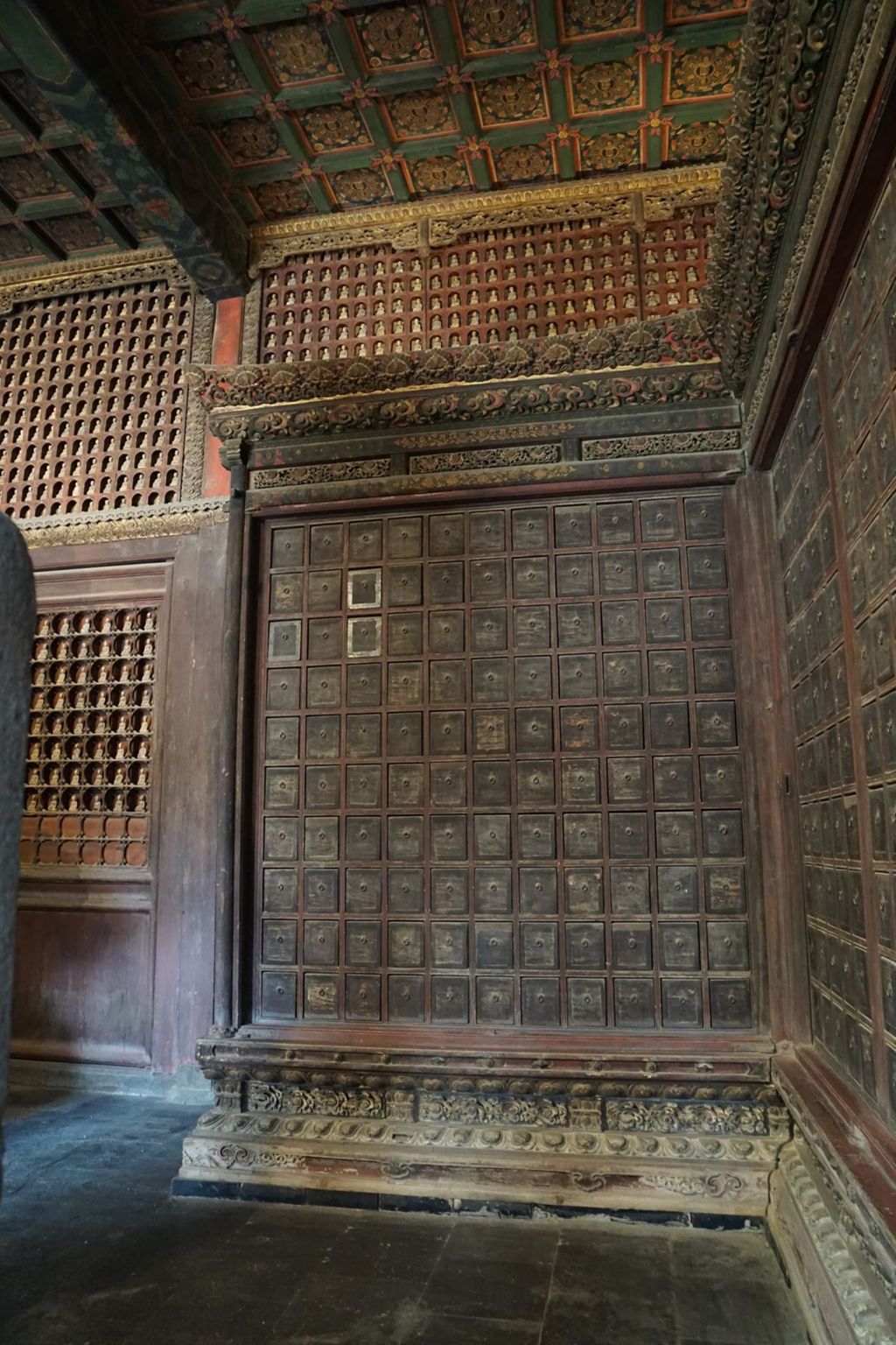 Miniature of Rulai Hall (Rulaidian, Tathagatha Hall or Shakyamuni Hall), scripture cabinets