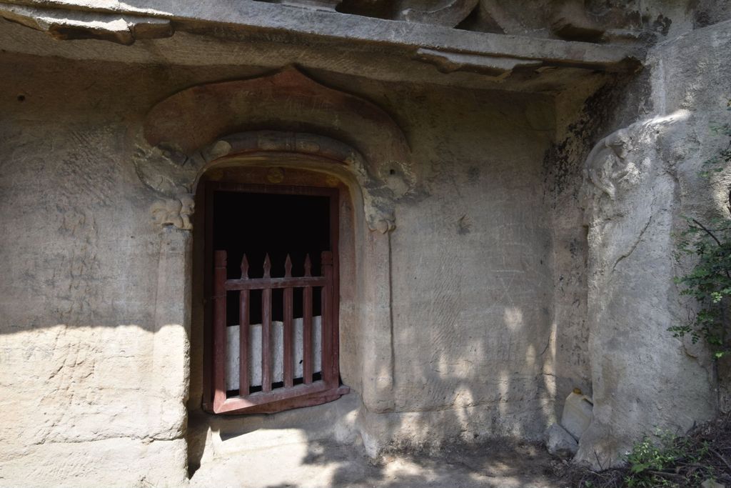 Miniature of Cave 1