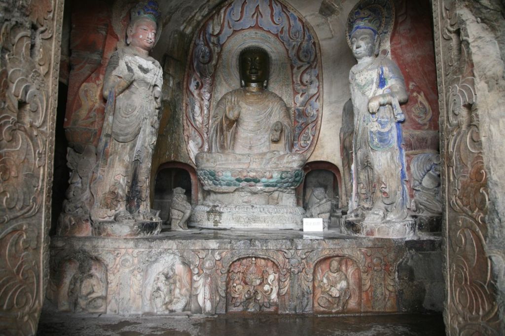 Miniature of Northern Xiangtangshan, Middle Cave, altar