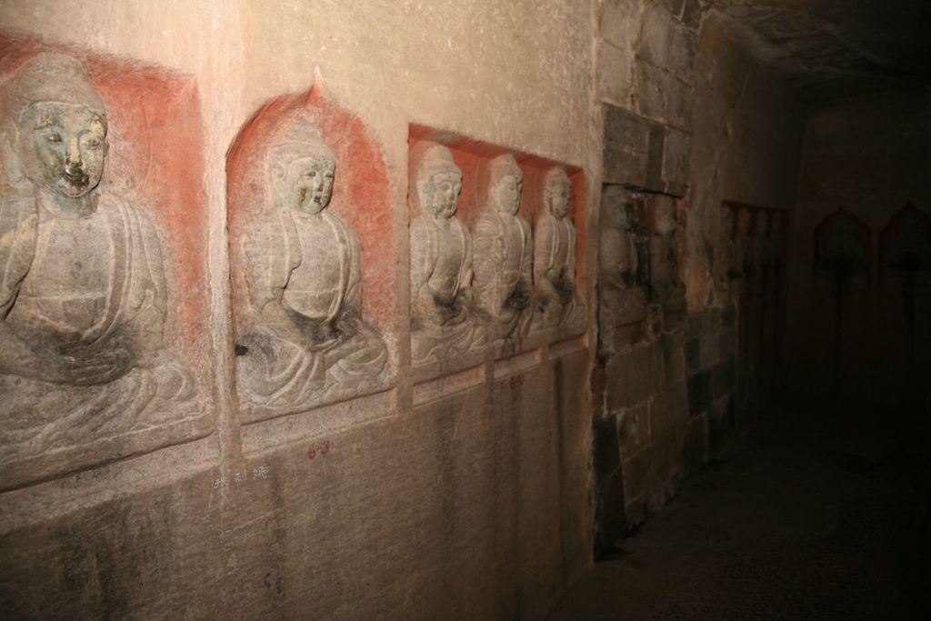 Miniature of Northern Xiangtangshan, Middle Cave, interior