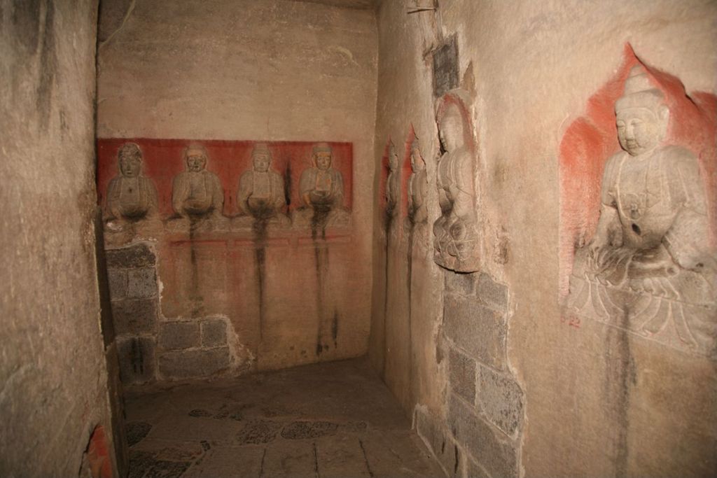 Miniature of Northern Xiangtangshan, Middle Cave, interior